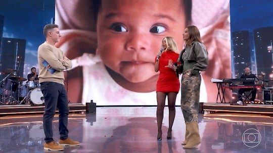 ludmilla-posta-zuri-assistindo-as-mamaes-no-“domingao”:-“nao-tenho-nem-palavras”