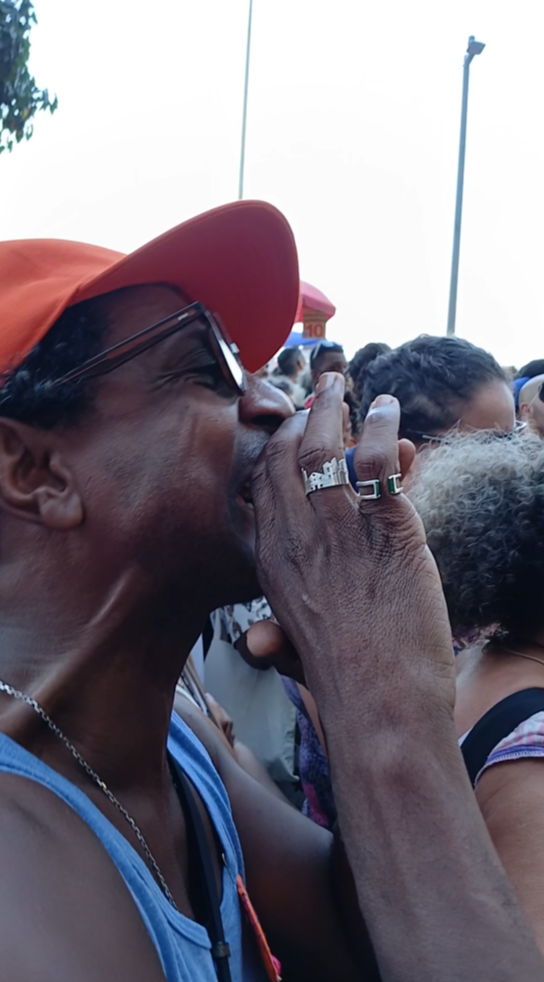 ator-luis-miranda-bate-boca-com-mulher-durante-protesto-contra-pec-da-blindagem