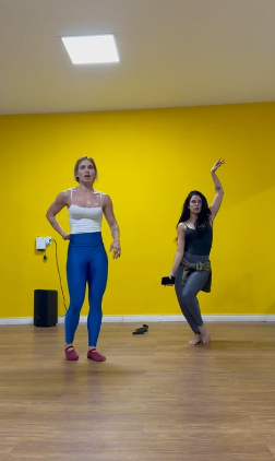 rumo-a-sapucai!-confira-primeiros-passos-de-virginia-fonseca-nas-aulas-de-samba