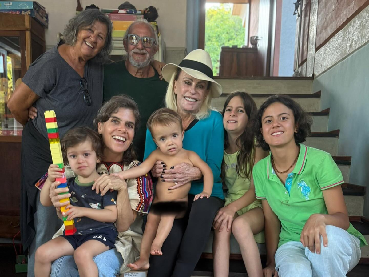 neto-de-ana-maria-braga-aspira-apito-e-e-hospitalizado:-“comecou-a-apitar-a-noite”