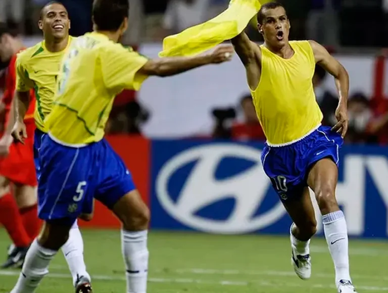 ancelotti-revela-detalhes-do-dia-em-que-colocou-rivaldo-no-banco:-“um-choque-pra-ele”