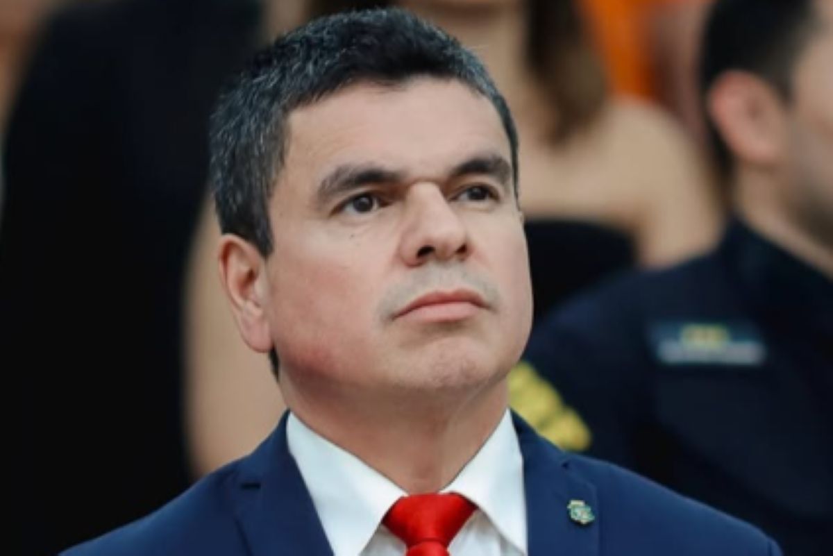 tiros-em-escola:-secretario-do-ceara-reage-a-criticas-da-oposicao