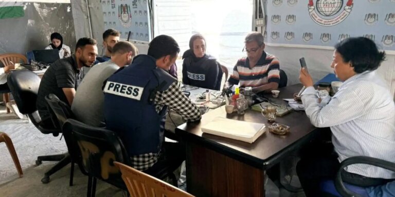 Tenda de jornalistas palestinos é bombardeada após reunião com Fenaj Tenda de jornalistas palestinos é bombardeada após reunião com Fenaj