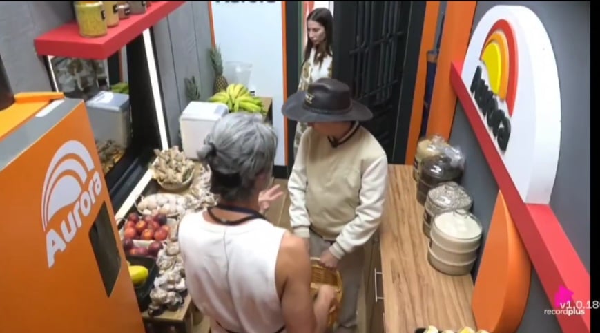 “a-fazenda-17”:-fernando-sampaio-da-ordem-e-proibe-peoes-de-abrirem-a-geladeira