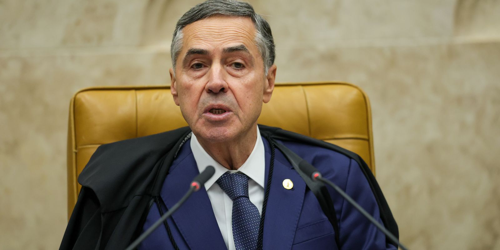 Barroso diz que STF deve avaliar reação contra sanções dos EUA