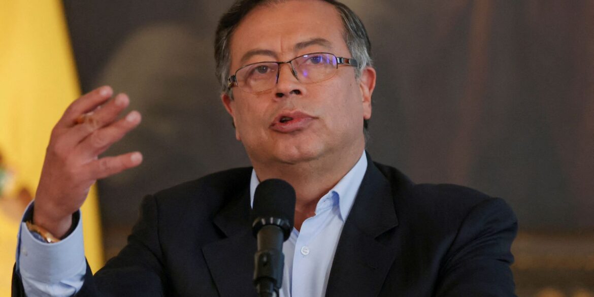 estados-unidos-revogam-visto-do-presidente-da-colombia