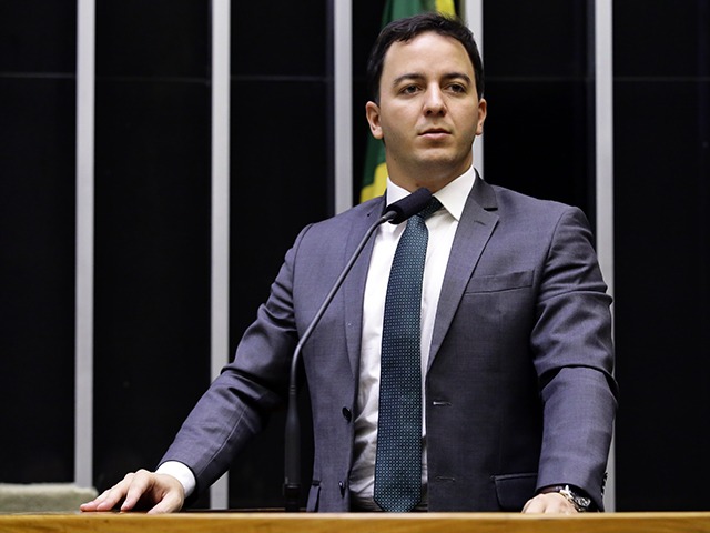 ouca:-deputado-que-pediu-fim-da-vaquejada-recebeu-mensagem-ameacadora