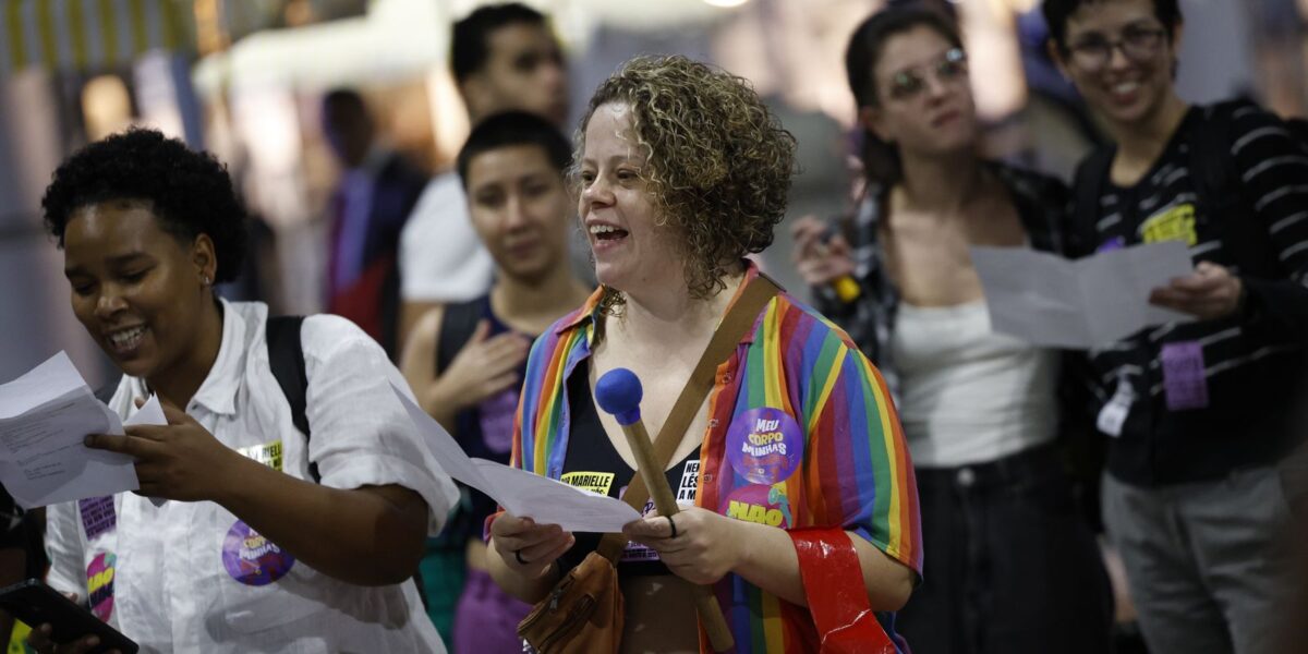 mulheres-discutem-em-brasilia-igualdade-de-genero-e-democracia