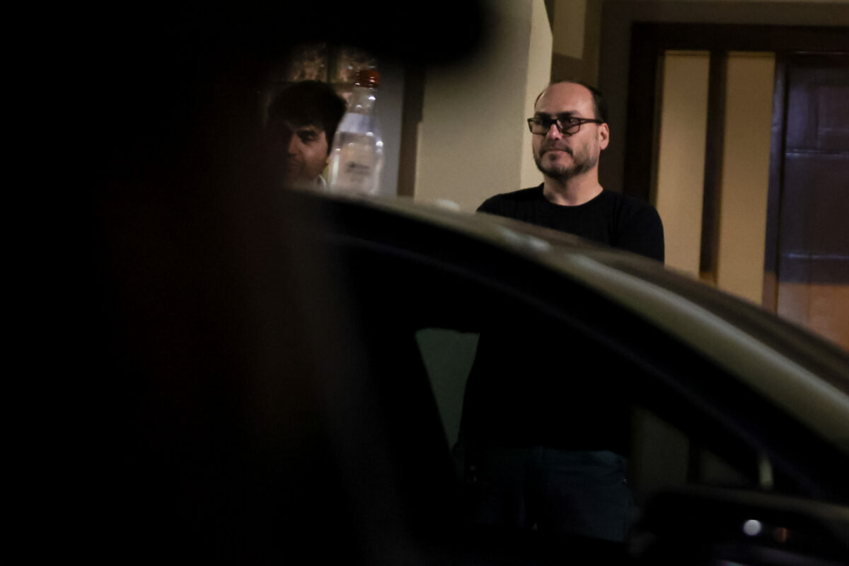 carlos-atualiza-estado-de-saude-de-bolsonaro-apos-medico-ser-chamado