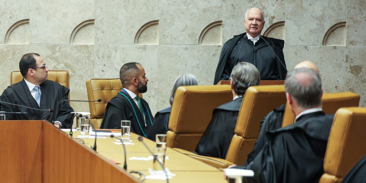 stf-nao-deixara-de-julgar-leis-que-afrontam-a-constituicao,-diz-fachin