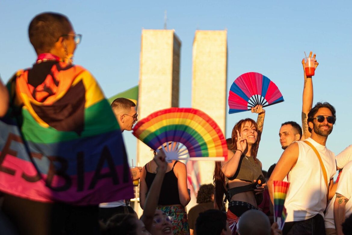 aprovado-pl-que-inclui-a-parada-lgbtqiap+-no-calendario-do-df