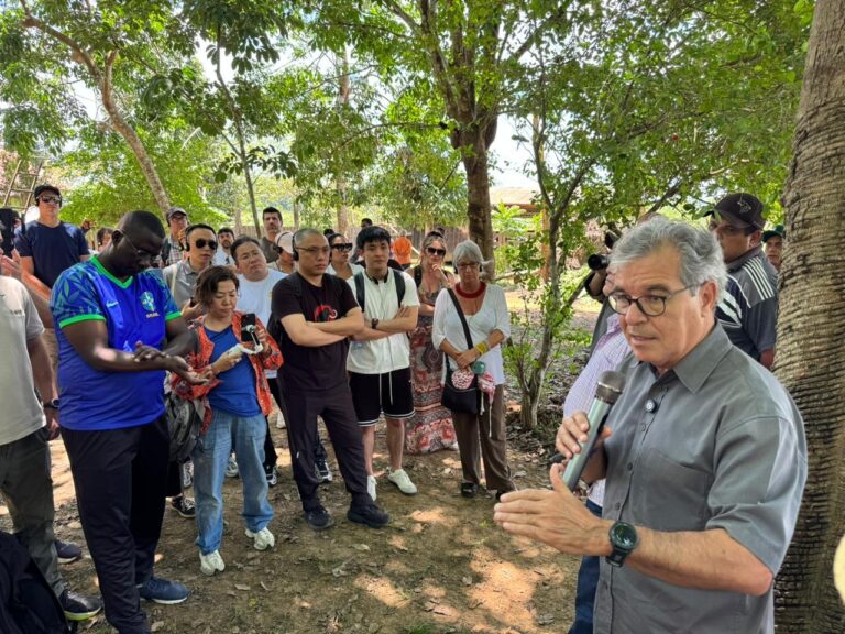 “Estamos bombando em exportação”, diz Jorge em agenda com empresários de 18 países no Acre