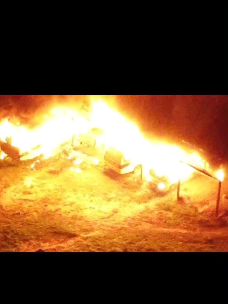 Noite de terror: ônibus e carros são incendiados em possível retaliação contra a polícia