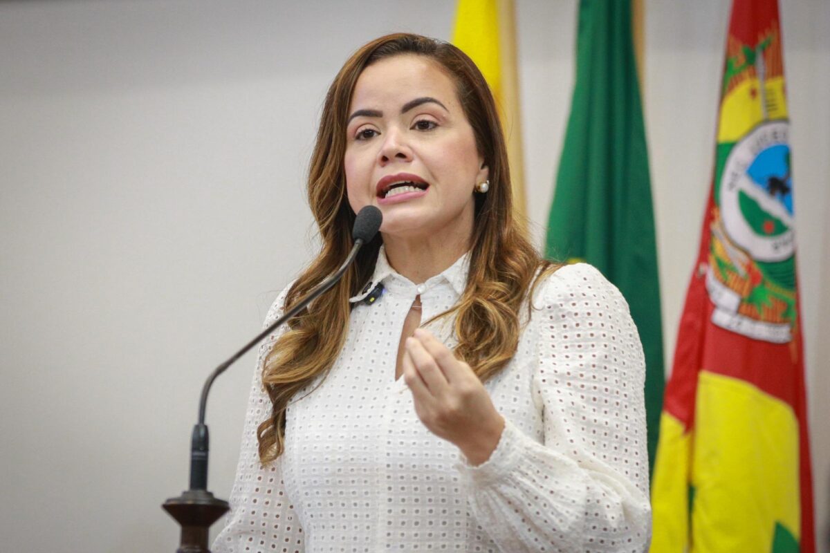 Deputada expõe crise na base e alerta sobre divisão: "Reino dividido"