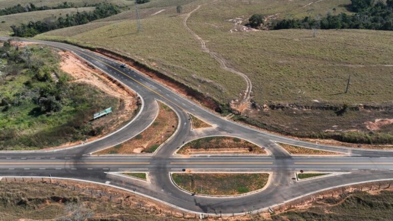 Com quase R$ 49 milhões em investimento, Governo inaugura estrada da Variante neste sábado Com quase R$ 49 milhões em investimento, Governo inaugura estrada da Variante neste sábado