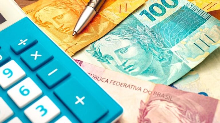 Acima do limite, Governo diz que vai reduzir comissionados e cortar contratos para conter gastos