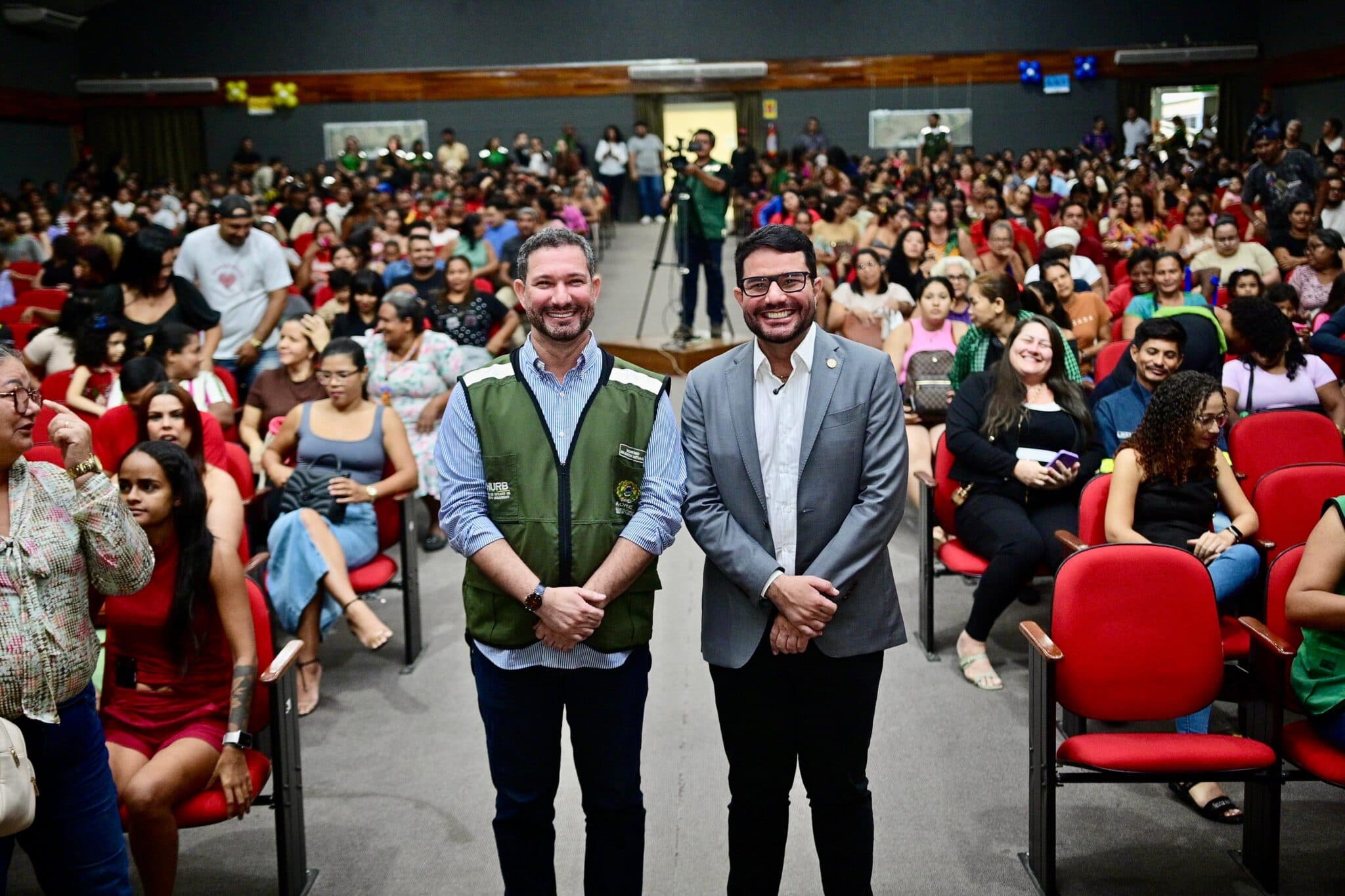 Gladson participa do sorteio de endereços das novas 383 unidades habitacionais da Cidade do Povo