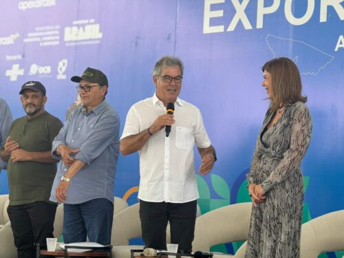 “Tomara que dê namoro mesmo”, diz Jorge Viana sobre relação de Lula com Trump após tarifaço “Tomara que dê namoro mesmo”, diz Jorge Viana sobre relação de Lula com Trump após tarifaço