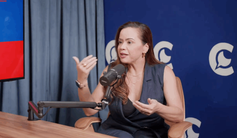 Pré-candidata a reeleição, Michelle vai sair do PDT e quer buscar partido fora dos extremismos Pré-candidata a reeleição, Michelle vai sair do PDT e quer buscar partido fora dos extremismos