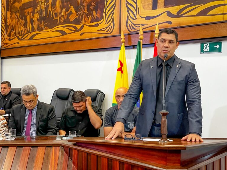 Coronel Ulysses reforça valorização dos policiais penais em sessão solene no Acre