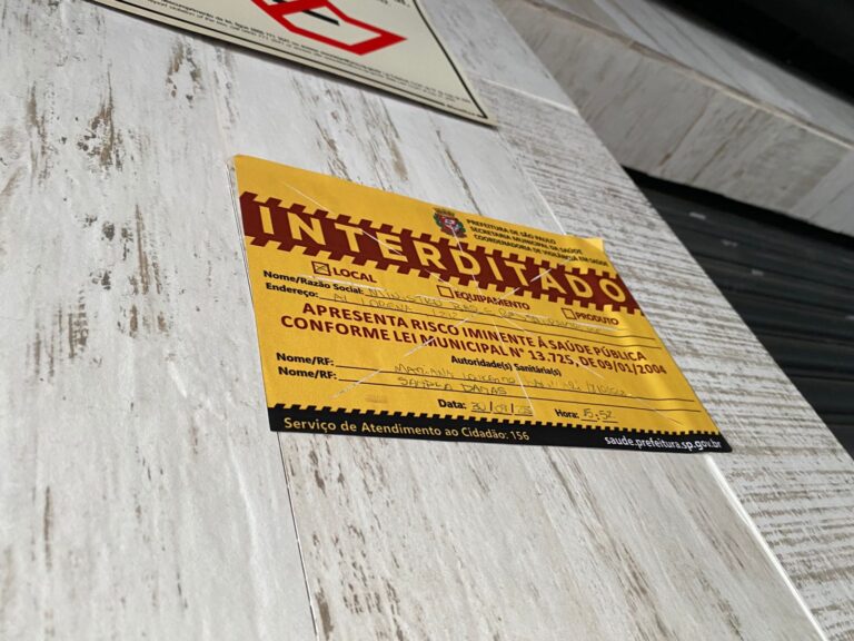 PolĂcia fecha fĂĄbrica clandestina de bebidas e apreende 18 mil itens no interior de SP