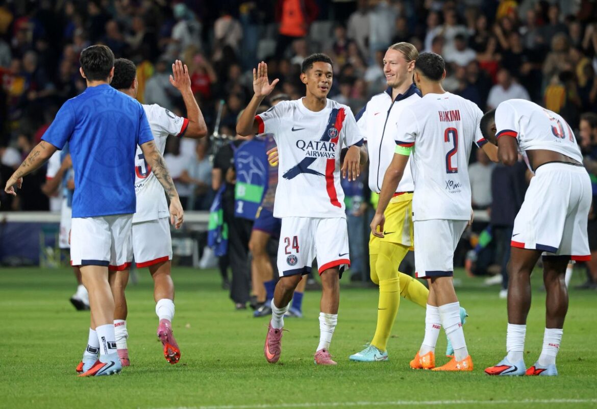 video:-atletas-do-psg-comemoram-vitoria-sobre-o-barcelona-na-champions