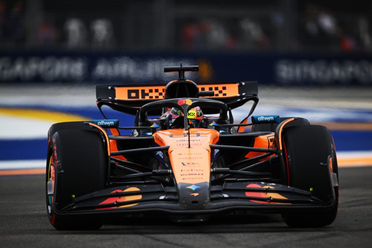 f1:-em-sessao-marcada-por-acidente,-piastri-lidera-tl2-em-singapura