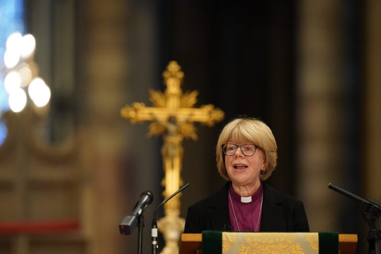 sarah-mullally-e-a-primeira-mulher-nomeada-arcebispa-da-inglaterra