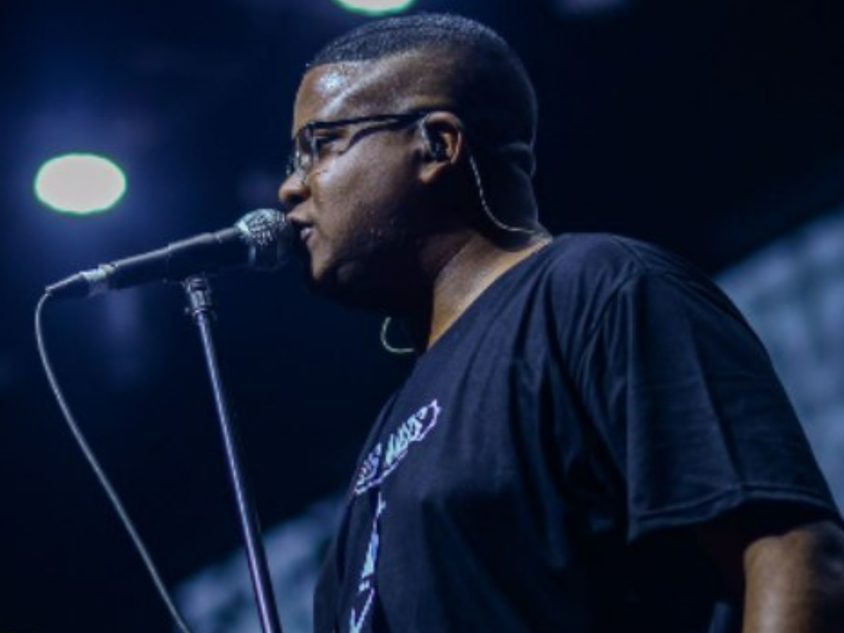 diretor-de-bateria-da-estacio-responde-bem-aos-tratamentos,-mesmo-em-estado-grave