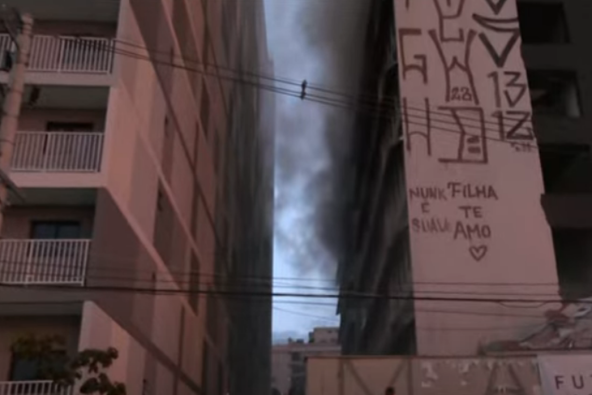 incendio-em-sp:-elevador-pega-fogo-e-bombeiros-sao-acionados