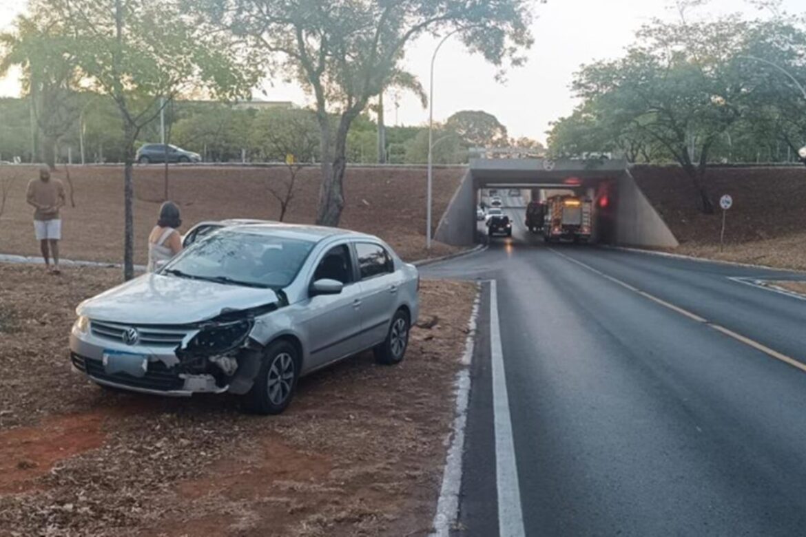 acidente-deixa-motociclista-ferido-em-“tesourinha”-da-asa-sul 