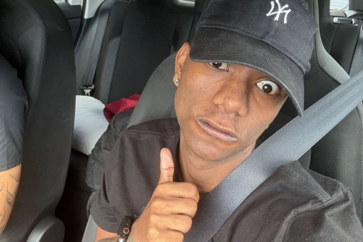 influenciador-de-20-anos-morre-apos-bater-carro-contra-arvore