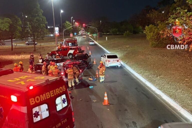 colisao-com-tres-carros-deixa-duas-pessoas-feridas-na-asa-sul