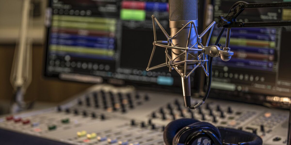 hoje-e-dia:-radioagencia-nacional,-mulheres-e-john-lennon-em-destaque