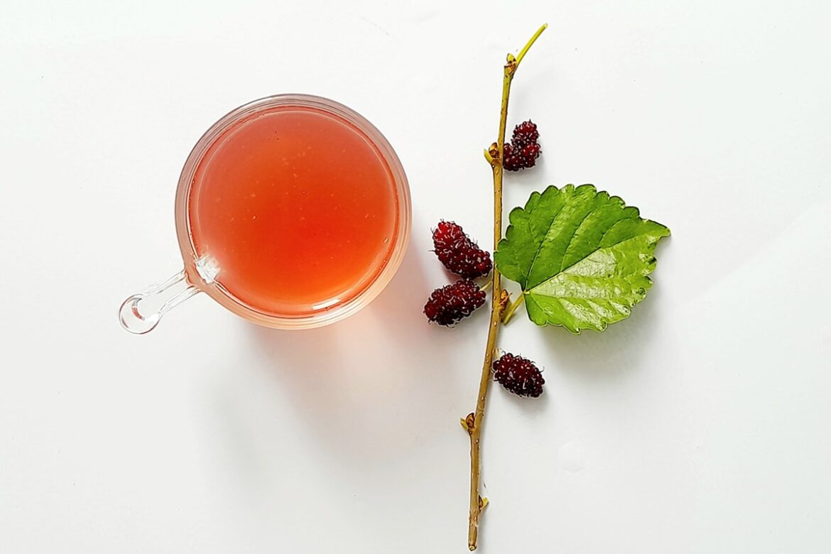 cha-anti-inflamatorio-ajuda-a-aliviar-os-sintomas-da-menopausa