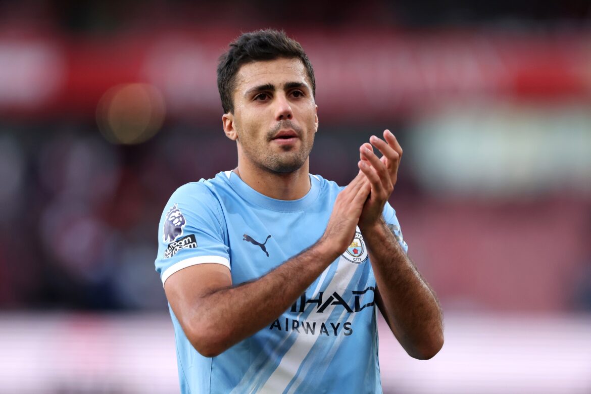rodri-deixa-gramado-no-primeiro-tempo-da-vitoria-do-manchester-city