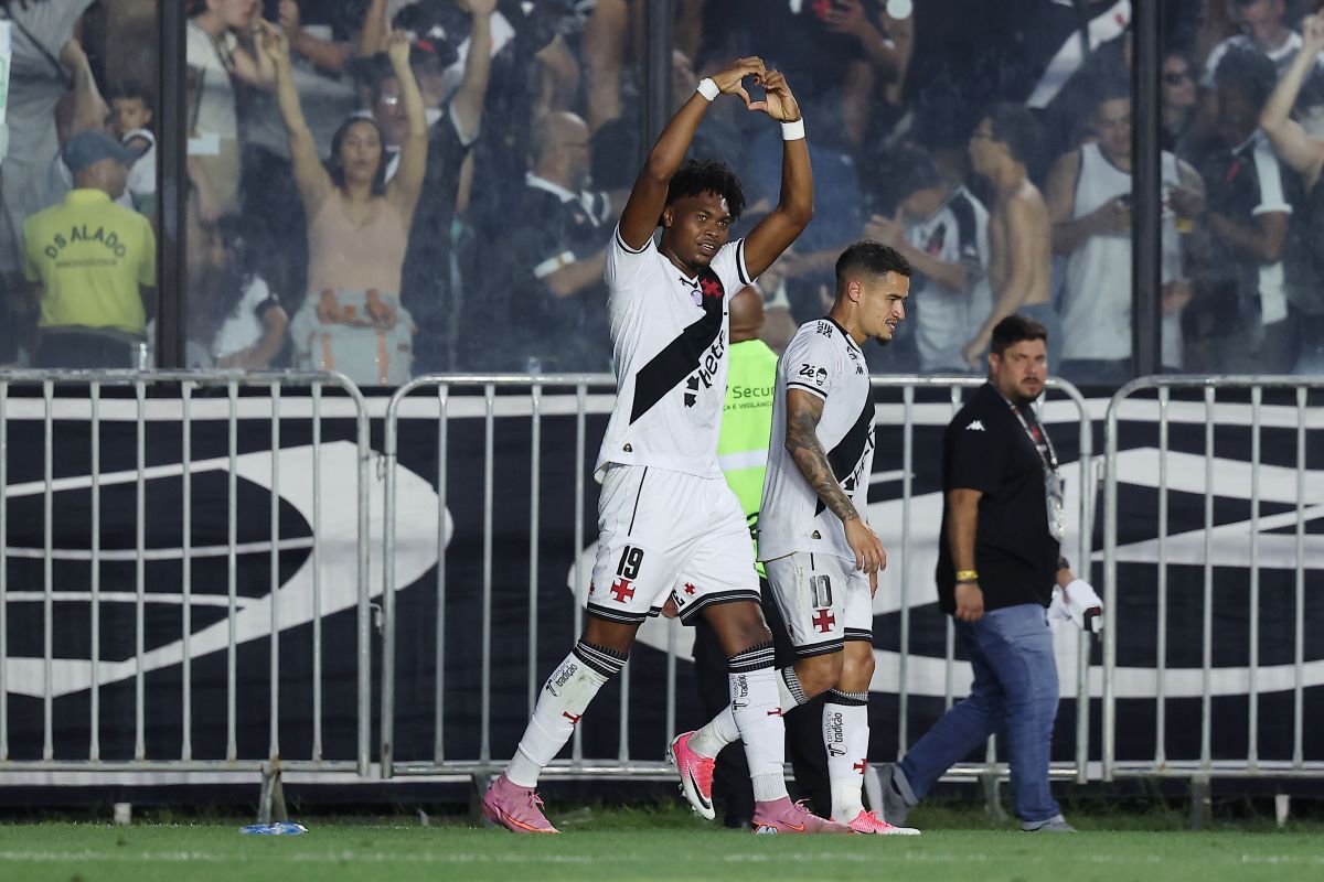 fernando-diniz-elogia-gb-apos-o-jovem-atacante-marcar-gol-da-vitoria