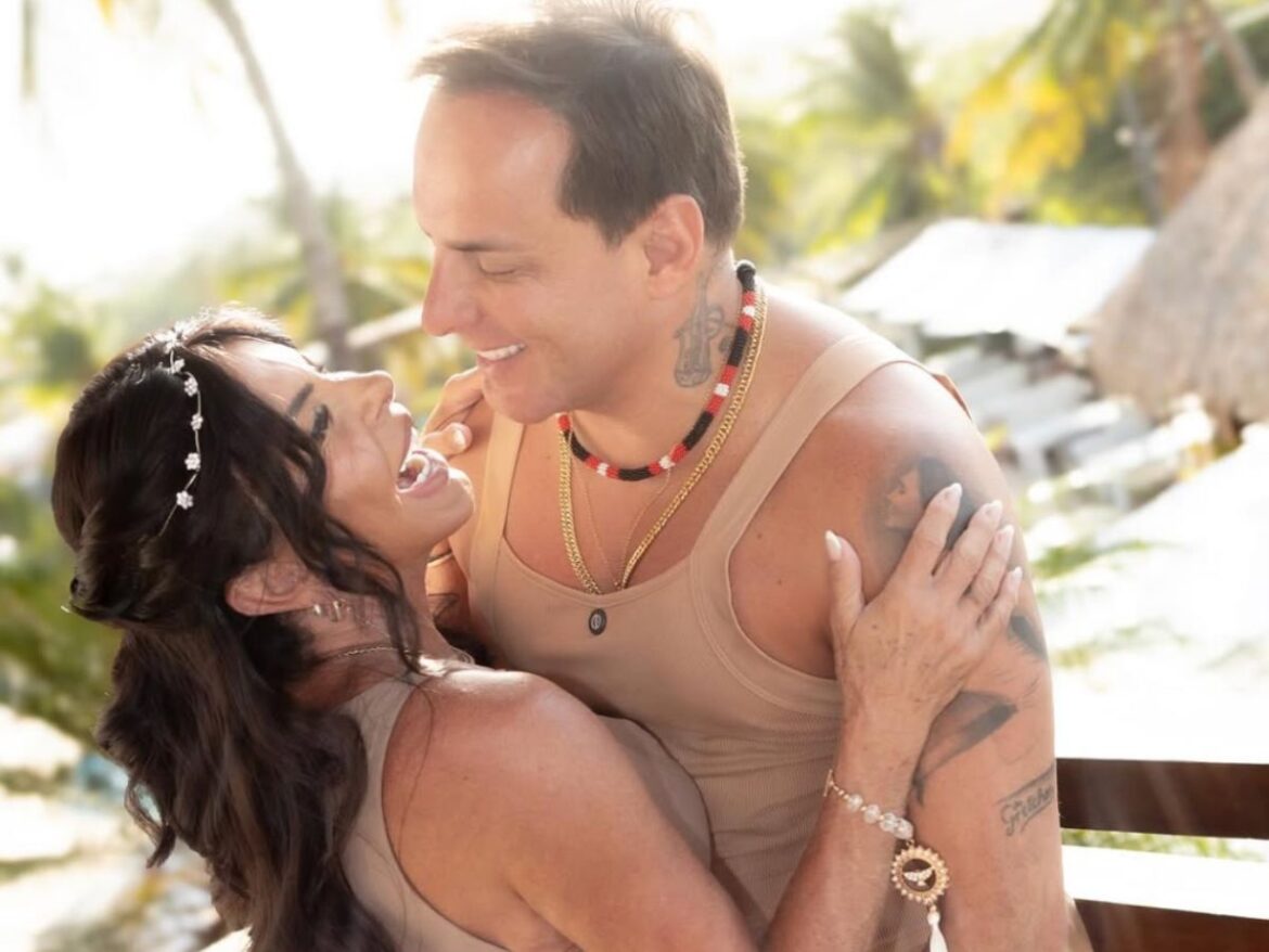 buque-com-flores-da-amazonia-marca-renovacao-de-votos-de-gretchen-e-esdras-no-para