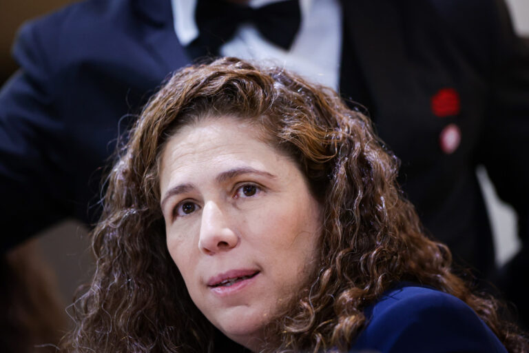 candidato-que-sofreu-parada-cardiaca-no-cnu-esta-bem,-diz-ministra