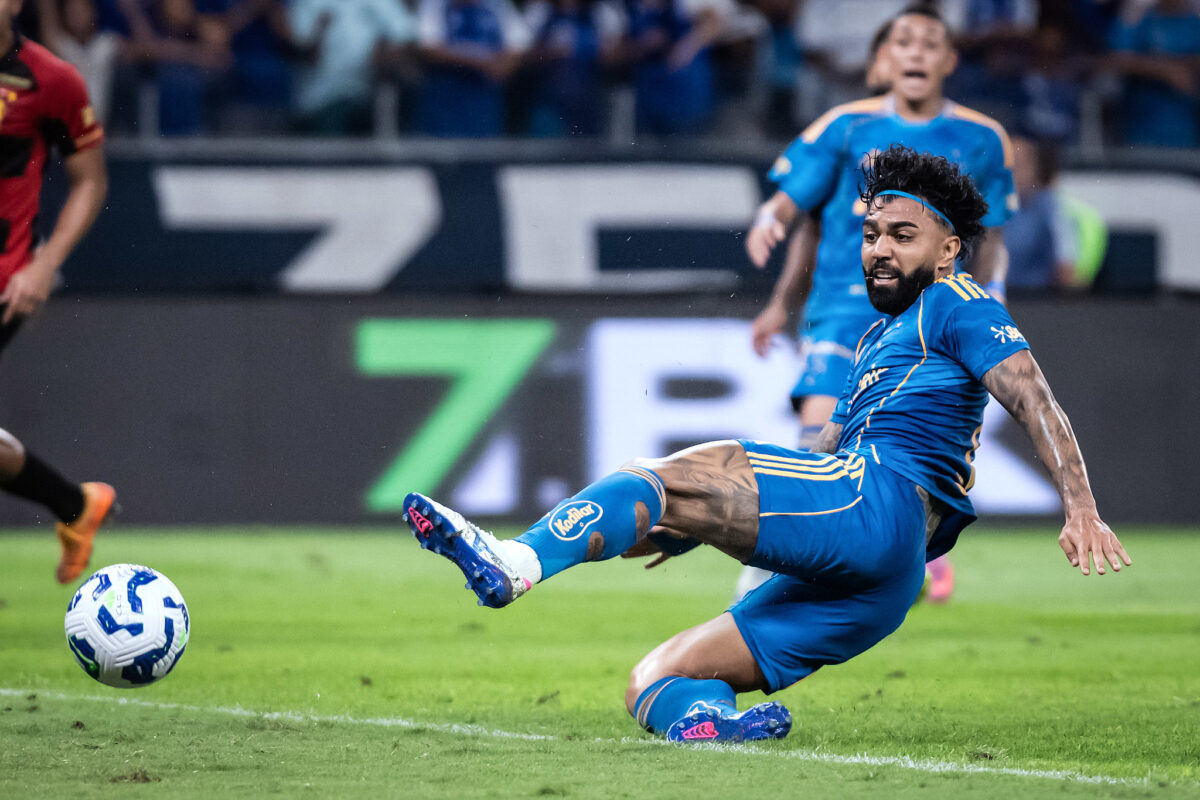 gabigol-volta-a-marcar-no-mineirao-apos-sete-partidas-em-branco:-veja