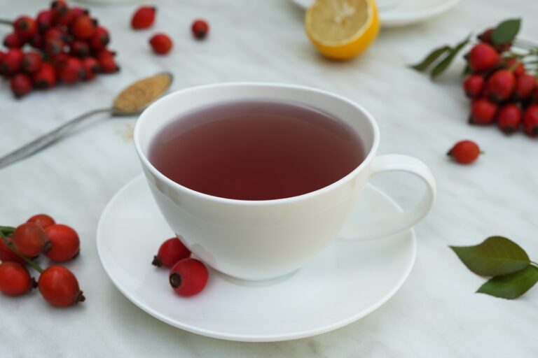 cha-de-rosa-mosqueta-ajuda-a-reforcar-a-imunidade-e-alivia-resfriados