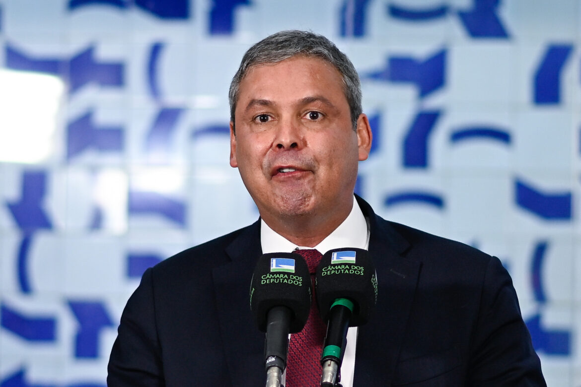 sem-acordo,-arrecadacao-da-mp-do-iof-pode-recuar-para-r$-15-bi