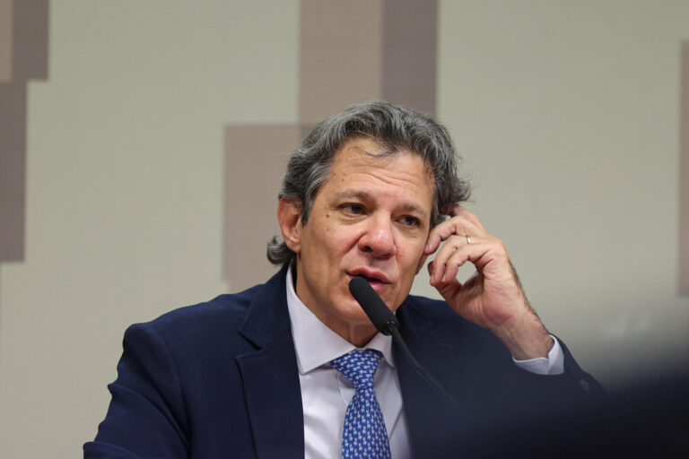 Lula deve sancionar isenção do IR ainda em outubro, diz Haddad