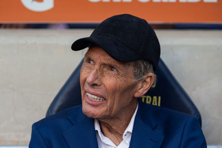 tecnico-do-boca-tem-estado-delicado-e-esta-sob-cuidados-domiciliares