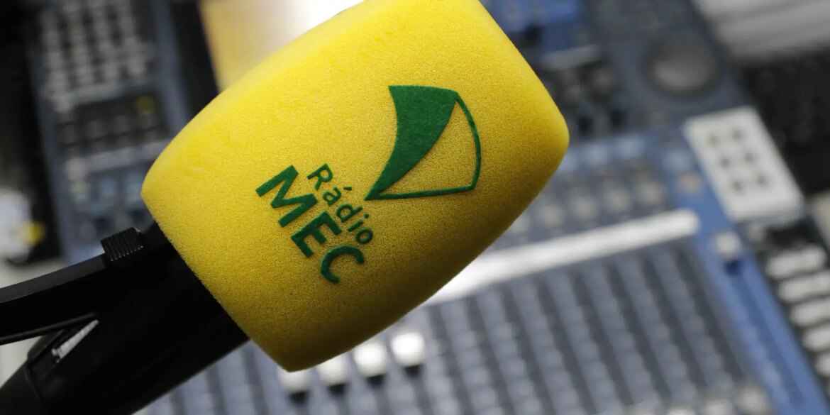 radio-mec-estreia-temporada-de-cronicas-de-ruy-castro-e-heloisa-seixas