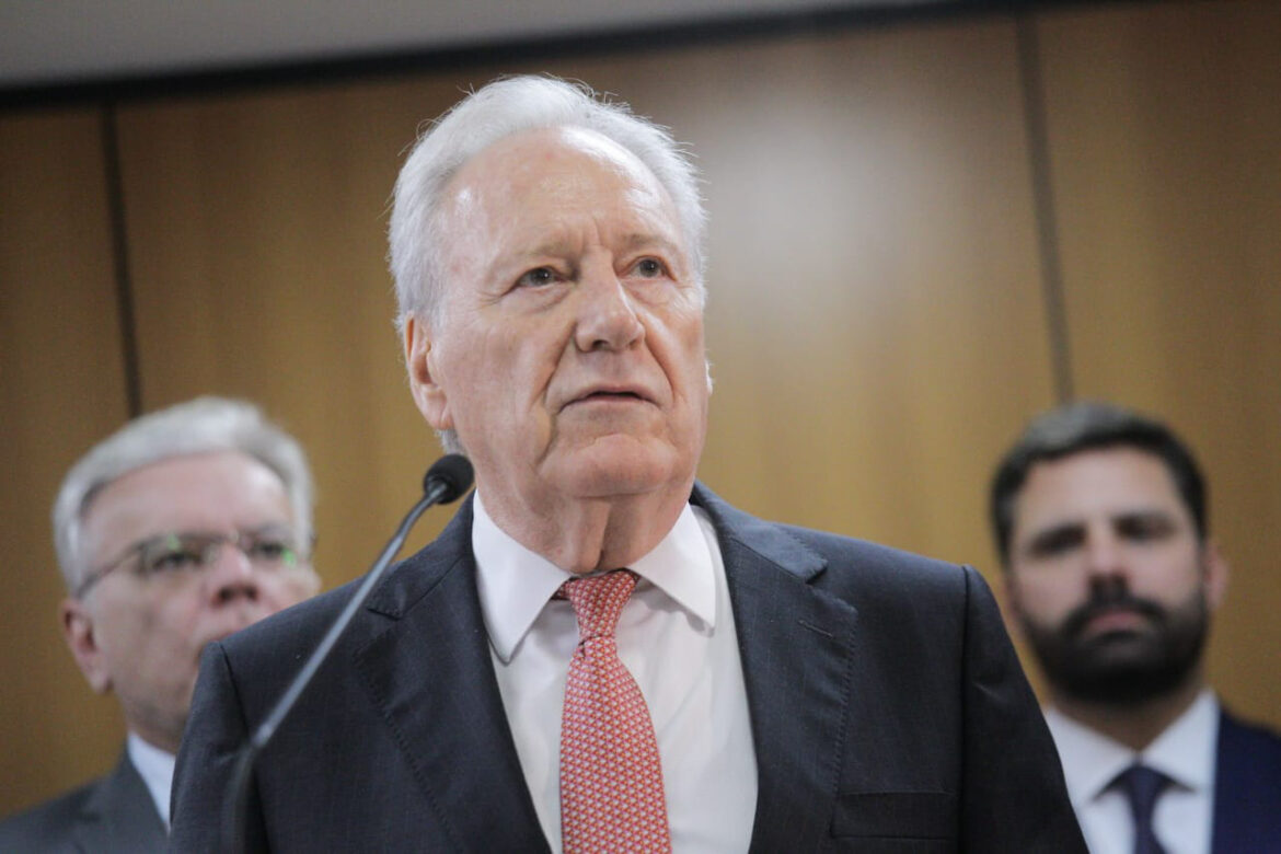 metanol:-lewandowski-nao-descarta-ligacao-de-crise-com-o-pcc