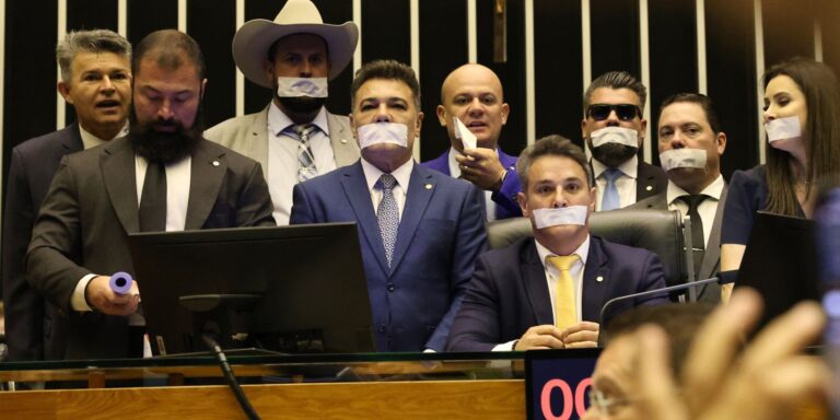 Conselho de Ética abre processo contra deputados envolvidos em motim