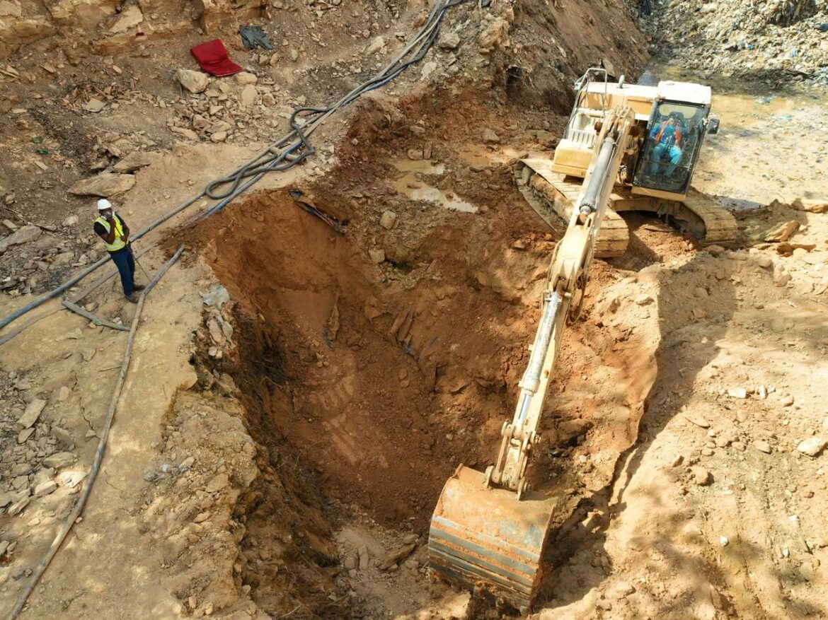 lixo-e-retirado-112-dias-apos-desmoronamento-no-entorno