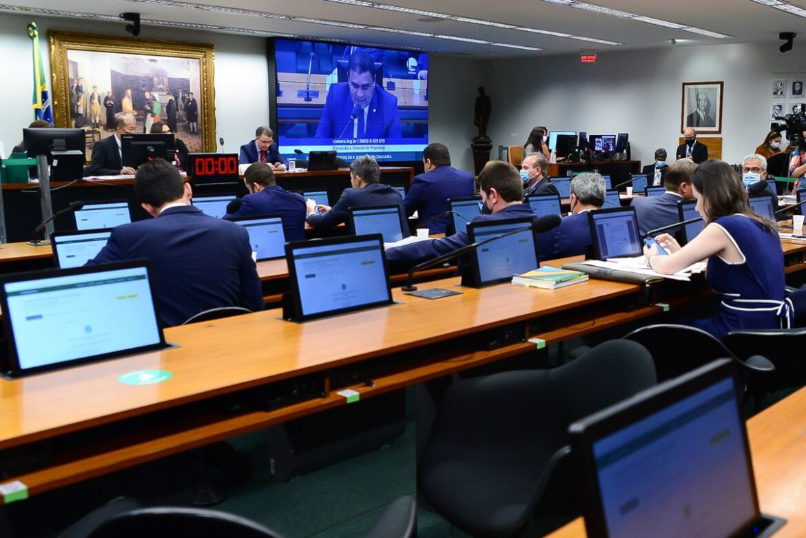 deputado-que-chamou-senador-de-“vagabundo”-diz-sofrer-“perseguicao”