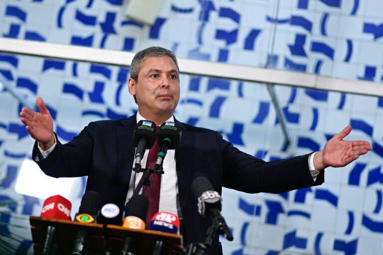 com-mp-ameacada,-lider-do-pt-fala-em-“sabotagem”-no-congresso